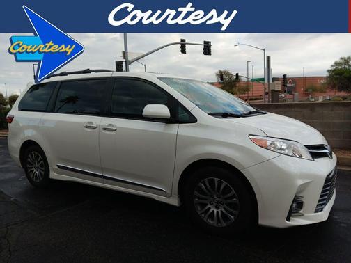 2020 Toyota Sienna XLE Premium