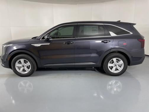 2025 Kia Sorento LX