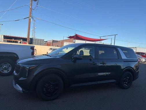 2025 Kia Carnival LXS