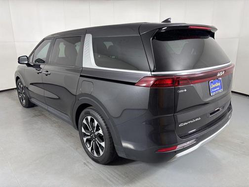 2022 Kia Carnival EX