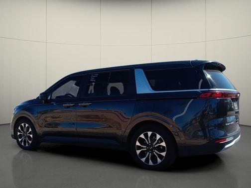 2022 Kia Carnival EX
