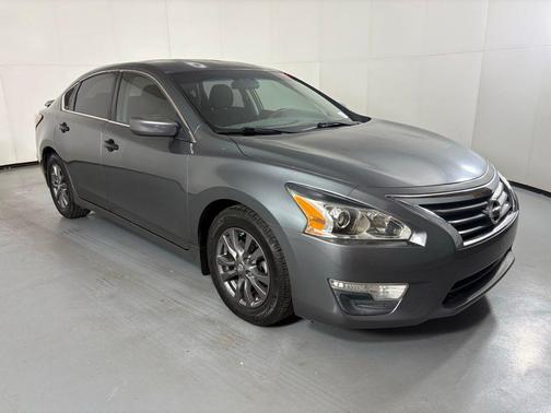 Gun Metallic 2015 Nissan Altima 2.5 S