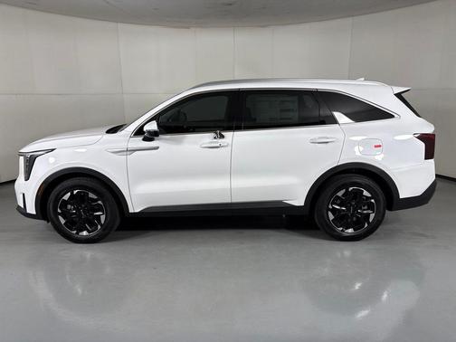 Glacial White Pearl 2026 Kia Sorento S