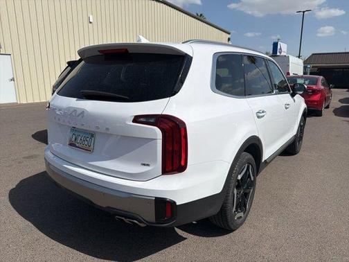 Glacial White Pearl 2025 Kia Telluride S
