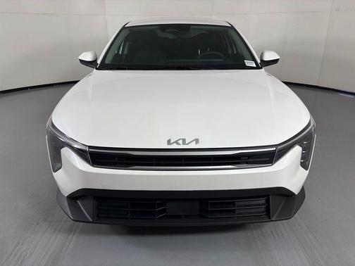 Snow White Pearl 2026 Kia K4 LX