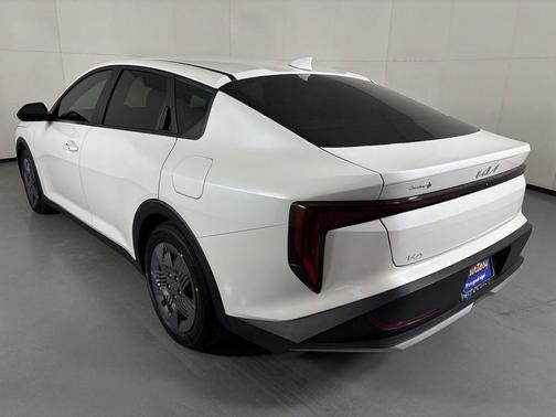 Snow White Pearl 2026 Kia K4 LX