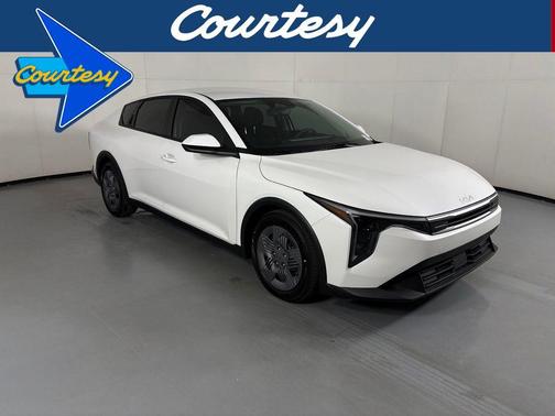 Snow White Pearl 2026 Kia K4 LX