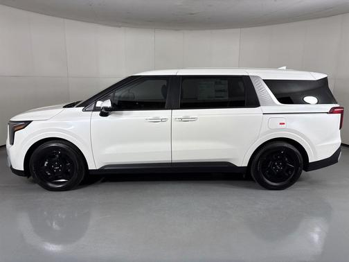 Snow White Pearl 2026 Kia Carnival LXS