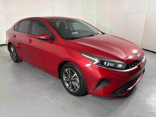 Currant Red 2024 Kia Forte LXS