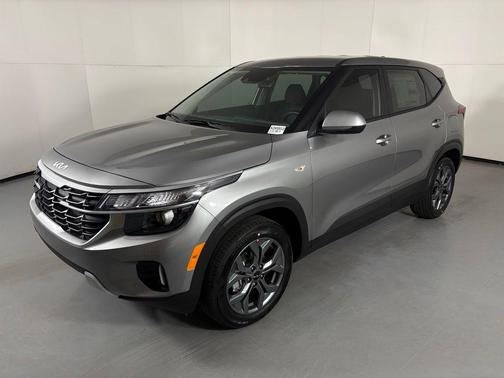 Steel Gray 2026 Kia Seltos LX