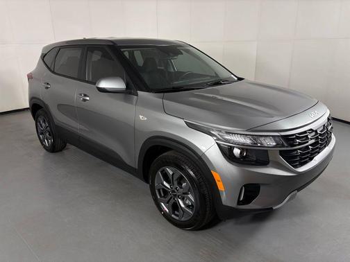 Steel Gray 2026 Kia Seltos LX