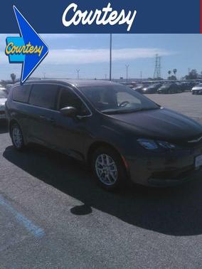 2023 Chrysler Voyager LX