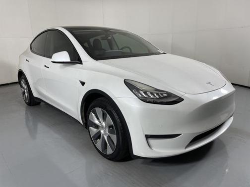 2022 Tesla Model Y Long Range Dual Motor All-Wheel Drive