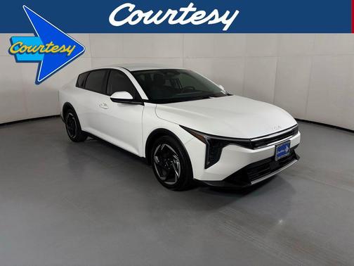 Snow White Pearl 2025 Kia K4 EX