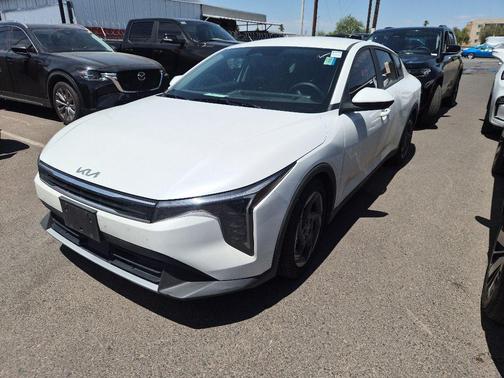 Snow White Pearl 2025 Kia K4 EX