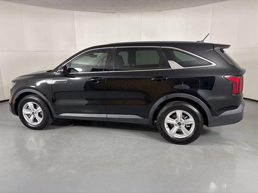 Ebony Black 2023 Kia Sorento LX