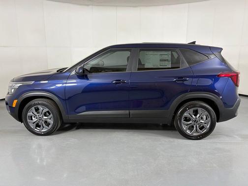 Dark Ocean Blue 2026 Kia Seltos LX