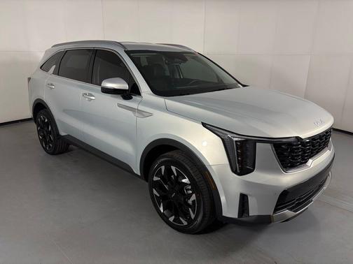 Ivory Silver 2026 Kia Sorento EX