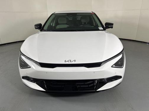 2025 Kia EV6 Wind