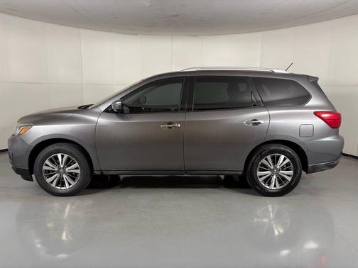 2018 Nissan Pathfinder SL