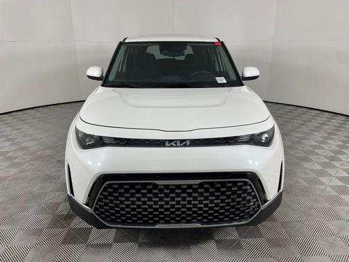 Snow White Pearl 2023 Kia Soul EX