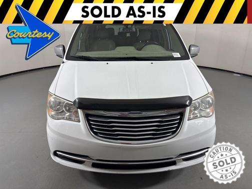 Bright White Clearcoat 2014 Chrysler Town & Country Touring-L