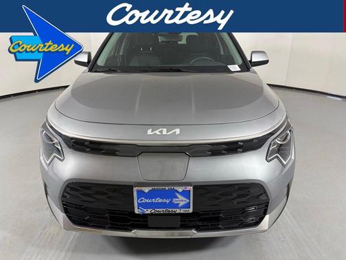 Steel Gray 2023 Kia Niro EV Wind