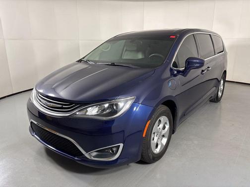 2018 Chrysler Pacifica Hybrid Touring Plus