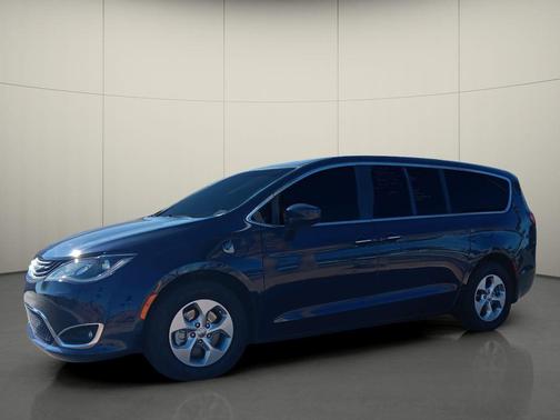 2018 Chrysler Pacifica Hybrid Touring Plus