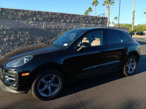 2021 Porsche Macan Base