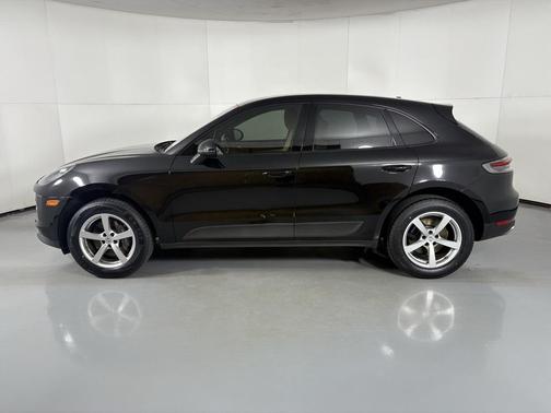 2021 Porsche Macan Base