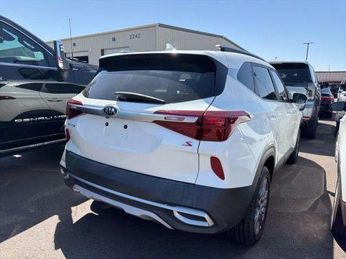 Snow White Pearl 2021 Kia Seltos S