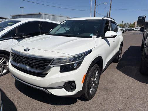 Snow White Pearl 2021 Kia Seltos S