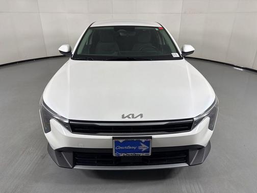 Snow White Pearl 2025 Kia K4 EX