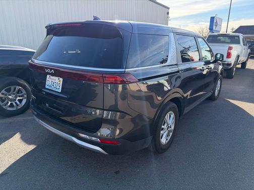 2024 Kia Carnival LX