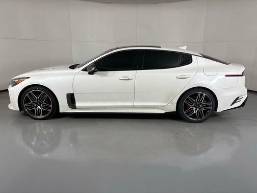 2023 Kia Stinger GT2