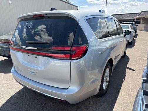Silver Mist Clearcoat 2023 Chrysler Pacifica Touring L