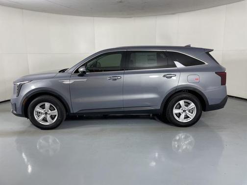 2025 Kia Sorento LX
