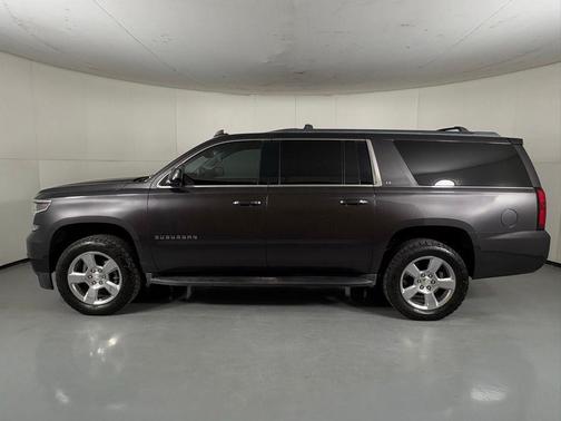 Tungsten Metallic 2017 Chevrolet Suburban LT