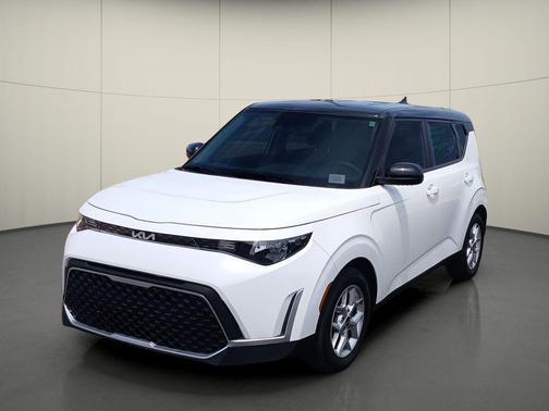 Clear White/Black Roof 2024 Kia Soul S