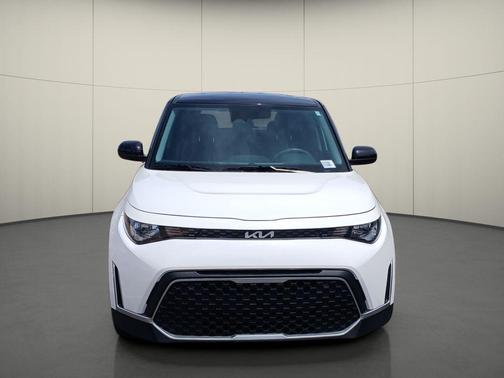 Clear White/Black Roof 2024 Kia Soul S