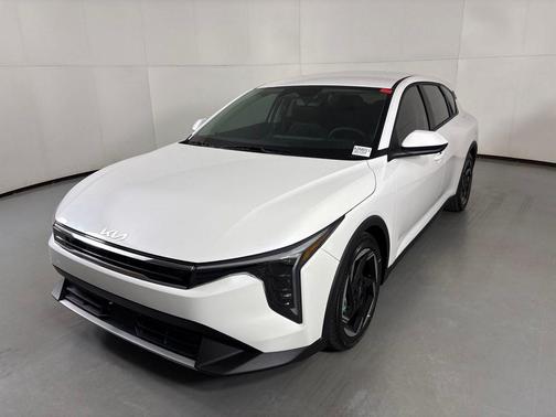 Snow White Pearl 2026 Kia K4 EX
