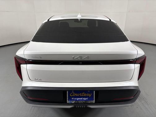 Snow White Pearl 2026 Kia K4 LX
