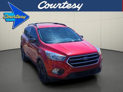Ruby Red Metallic 2018 Ford Escape SE