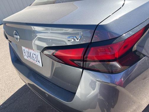 2023 Nissan Versa 1.6 SV