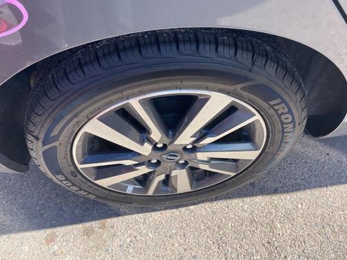 2023 Nissan Versa 1.6 SV