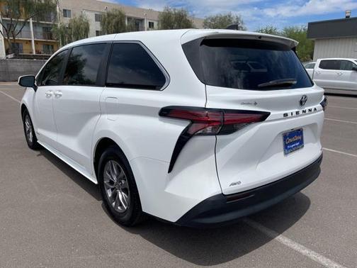 2021 Toyota Sienna LE