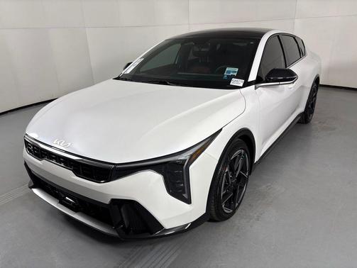 Snow White Pearl 2026 Kia K4 GT-Line
