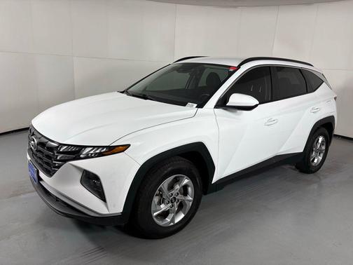 White Pearl 2024 Hyundai TUCSON SEL