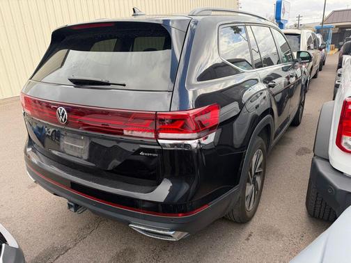 2024 Volkswagen Atlas 2.0T SE w/Technology 4MOTION